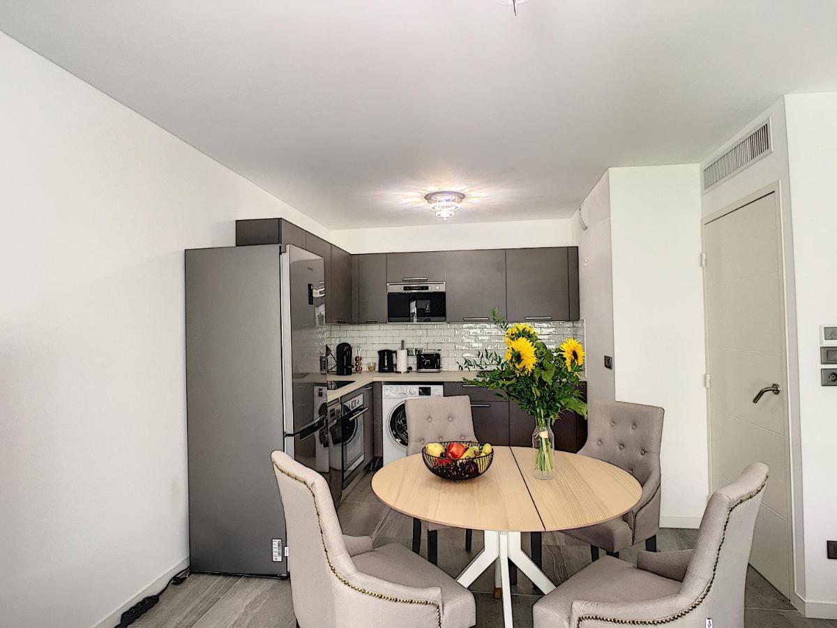 Palm Beach Apartment With A Pool In The Residence Κάννες Εξωτερικό φωτογραφία