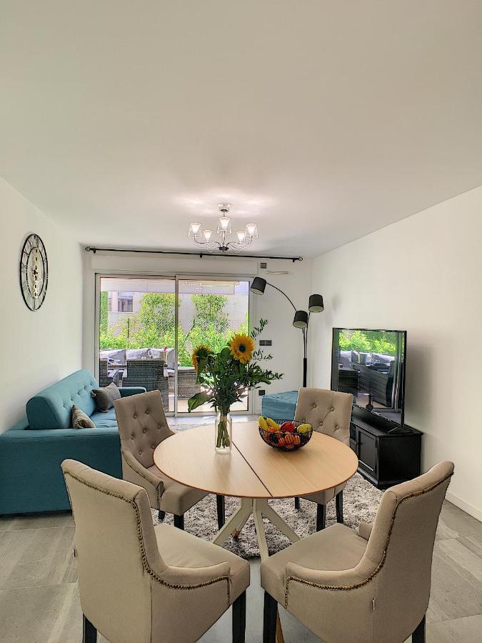 Palm Beach Apartment With A Pool In The Residence Κάννες Εξωτερικό φωτογραφία